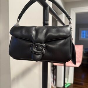 Coach pillow tabby 20